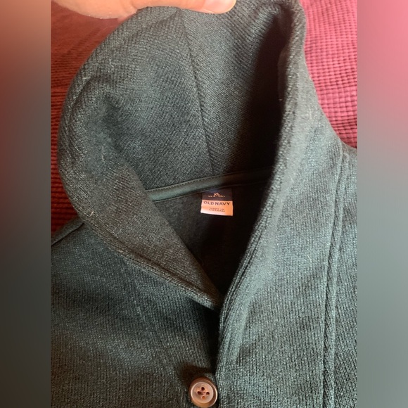 👚 2/$15 Old Navy Hunter Green Sweater, Size Youth 14-16, Never Worn! - Picture 3 of 9